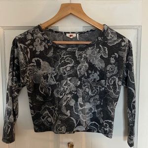 Long sleeve crop top